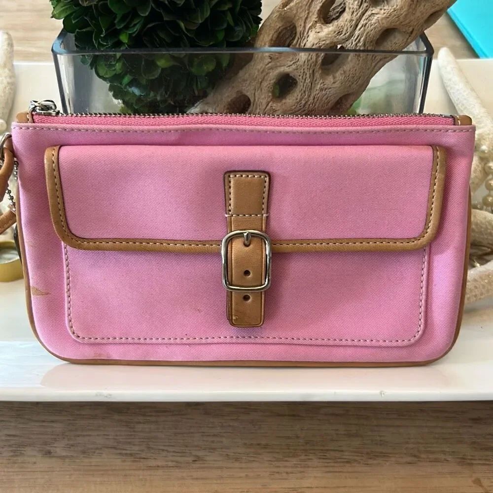 COACH Pink vintage canvas classic wristlet